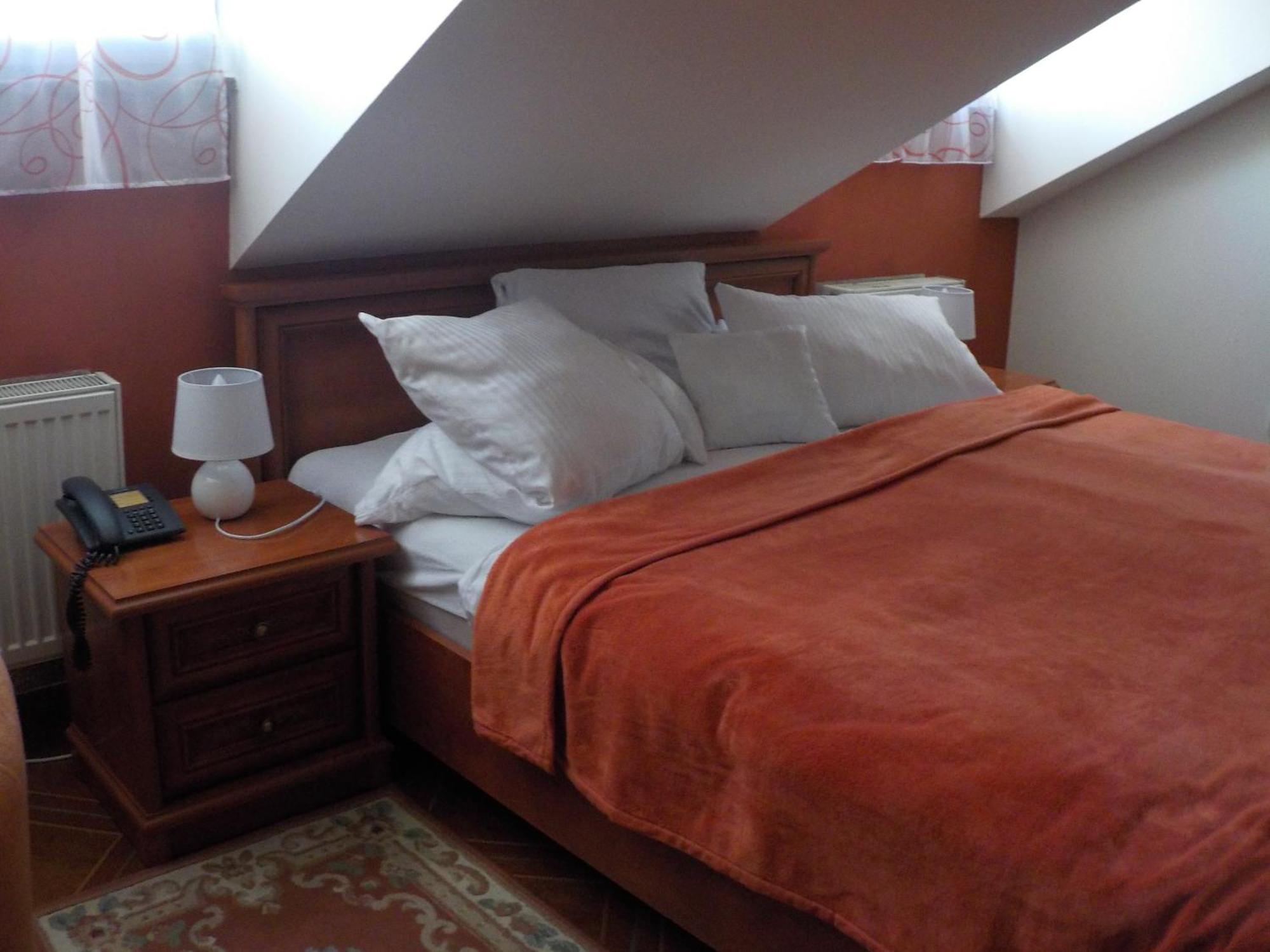 Hotel Krivan Kysucke Nove Mesto Phòng bức ảnh