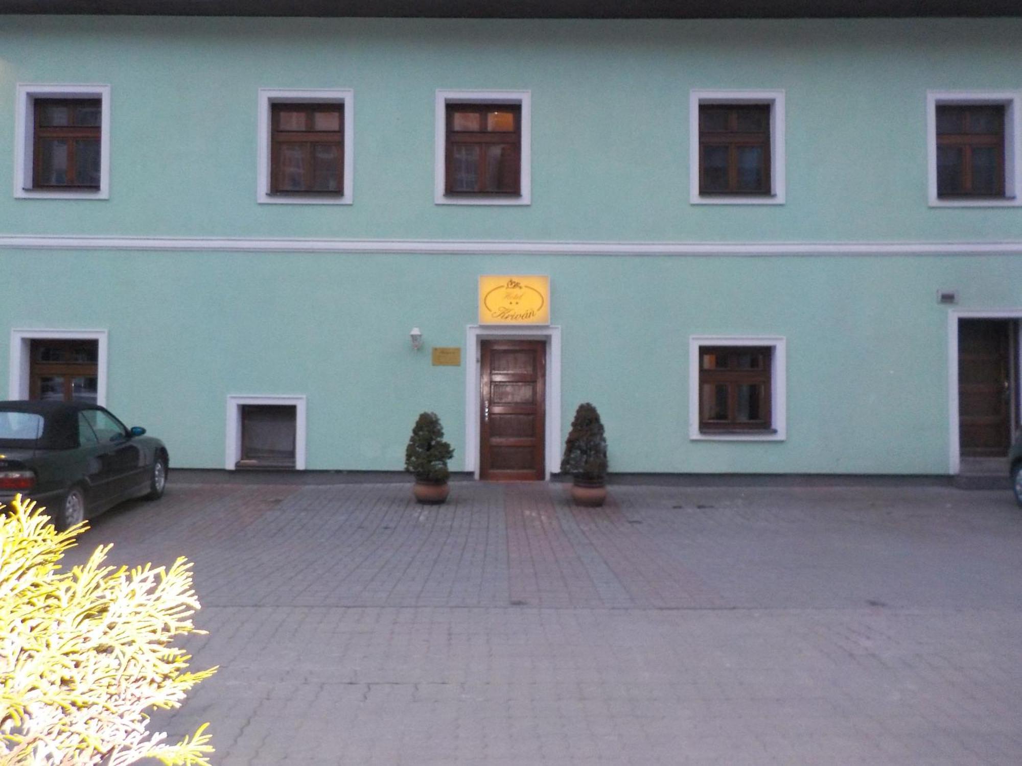 Hotel Krivan Kysucke Nove Mesto Ngoại thất bức ảnh