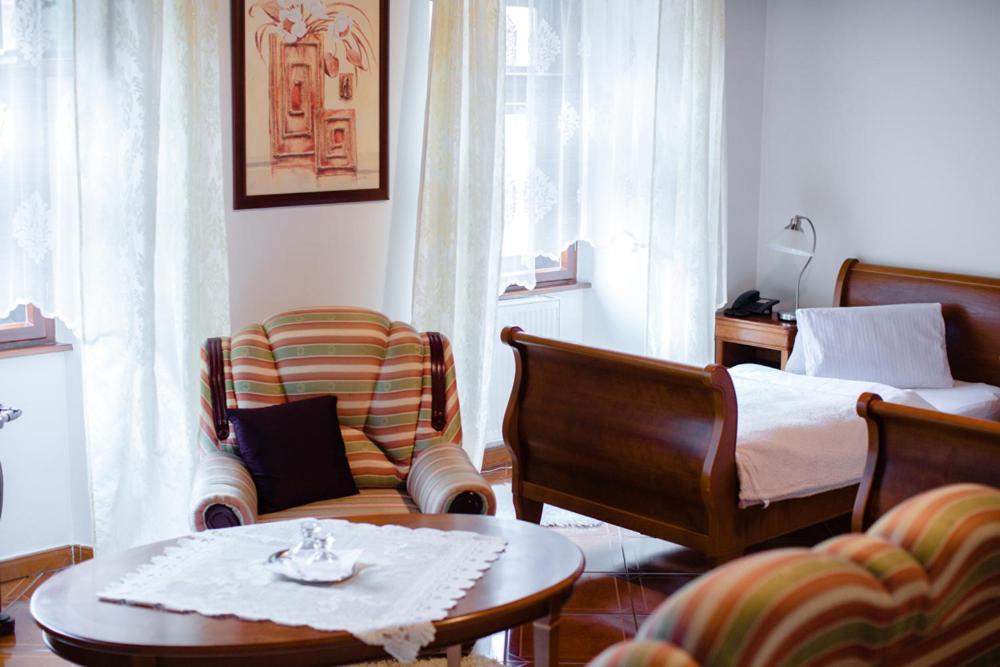 Hotel Krivan Kysucke Nove Mesto Ngoại thất bức ảnh