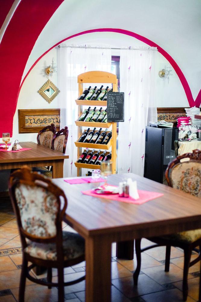 Hotel Krivan Kysucke Nove Mesto Ngoại thất bức ảnh